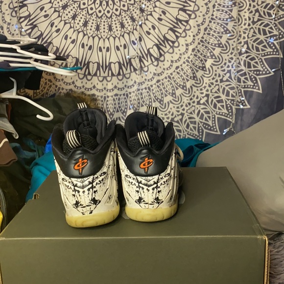 nike shoes - Picture 4 of 4